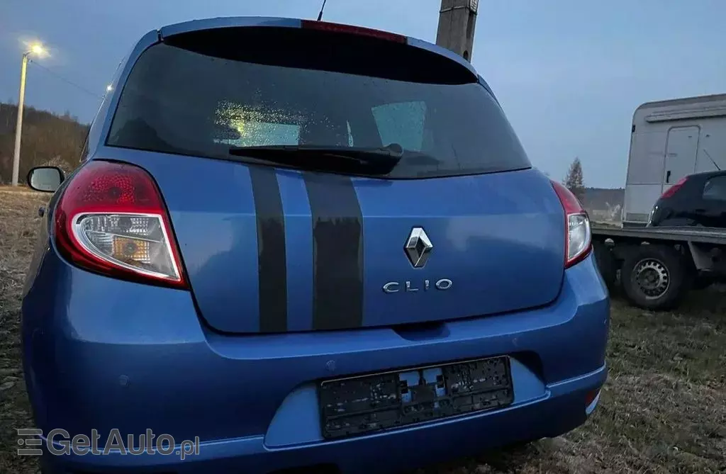 RENAULT Clio 