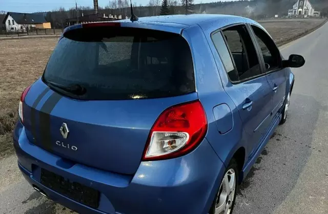 RENAULT Clio 