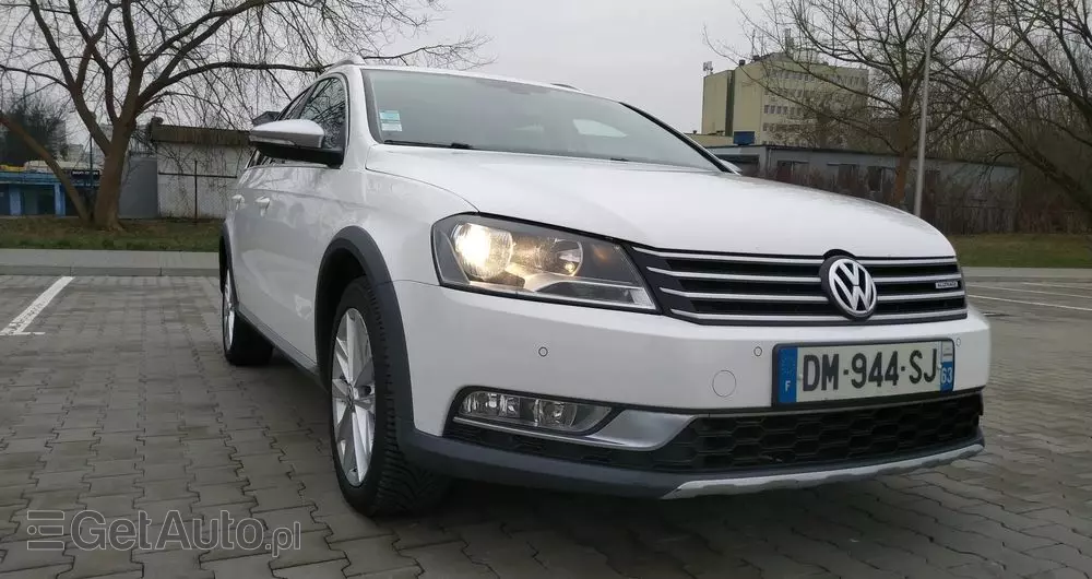 VOLKSWAGEN Passat Alltrack 