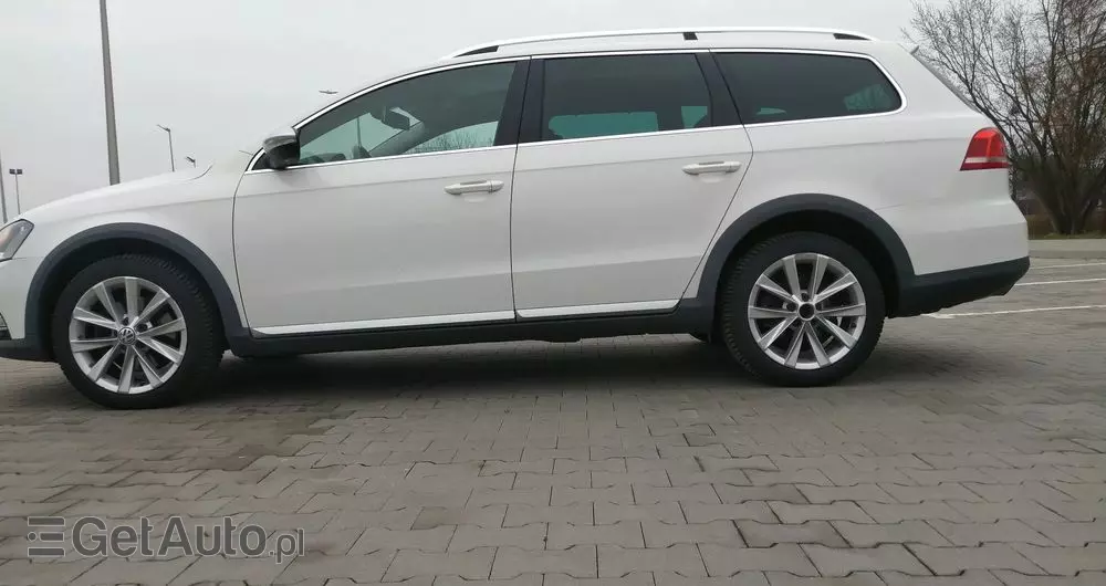 VOLKSWAGEN Passat Alltrack 