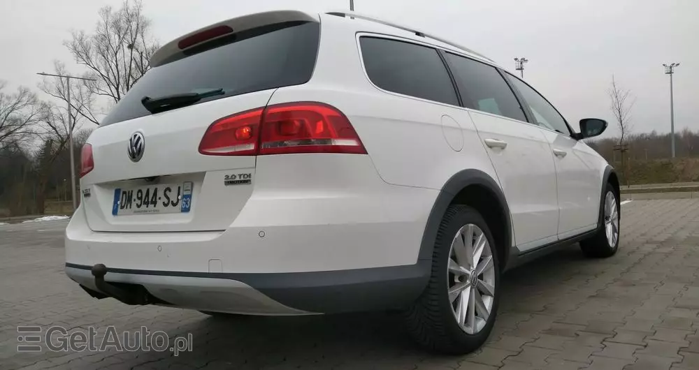 VOLKSWAGEN Passat Alltrack 