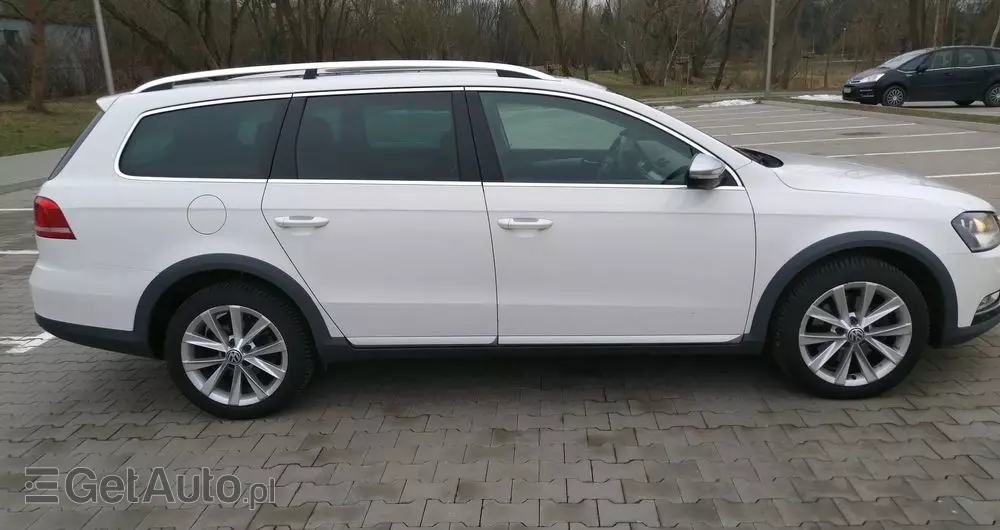 VOLKSWAGEN Passat Alltrack 
