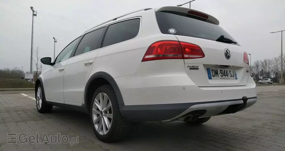 VOLKSWAGEN Passat Alltrack 