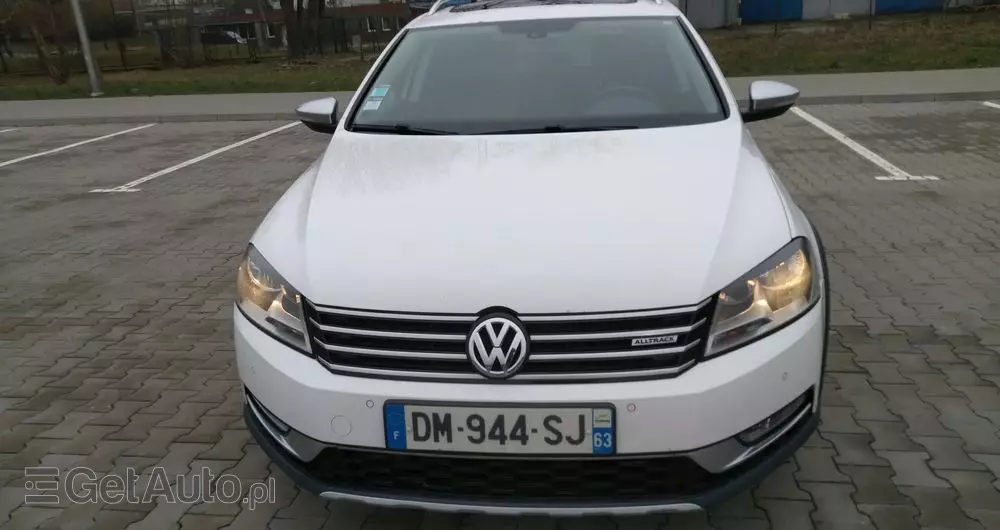 VOLKSWAGEN Passat Alltrack 