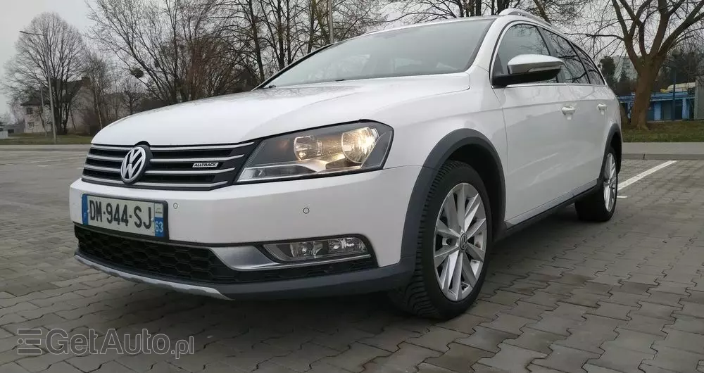 VOLKSWAGEN Passat Alltrack 