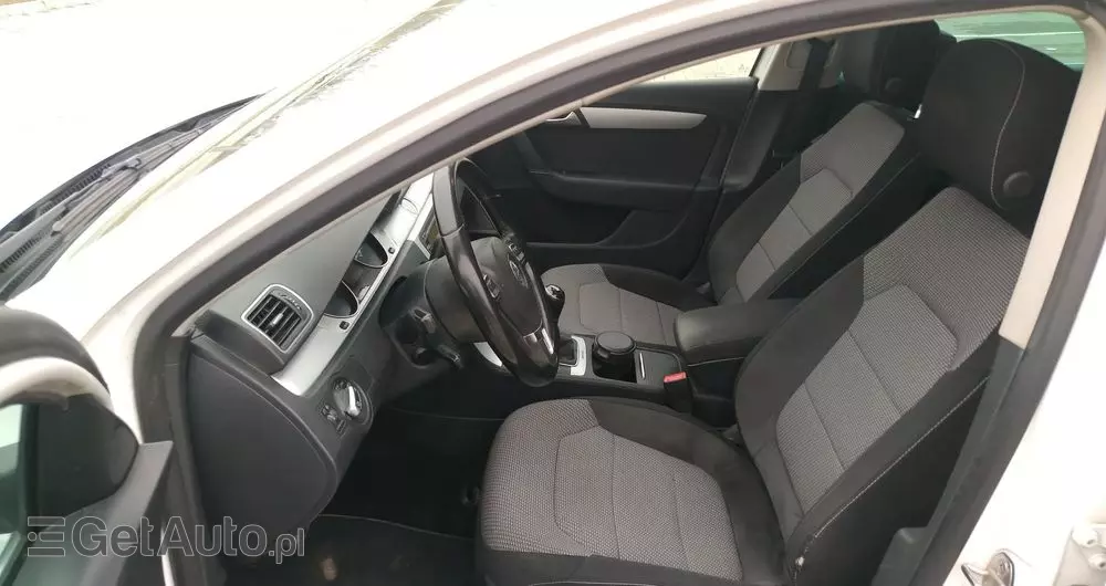 VOLKSWAGEN Passat Alltrack 