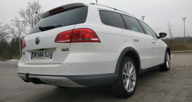 VOLKSWAGEN Passat Alltrack 
