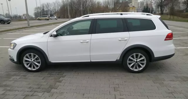 VOLKSWAGEN Passat Alltrack 