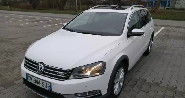 VOLKSWAGEN Passat Alltrack 