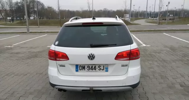 VOLKSWAGEN Passat Alltrack 