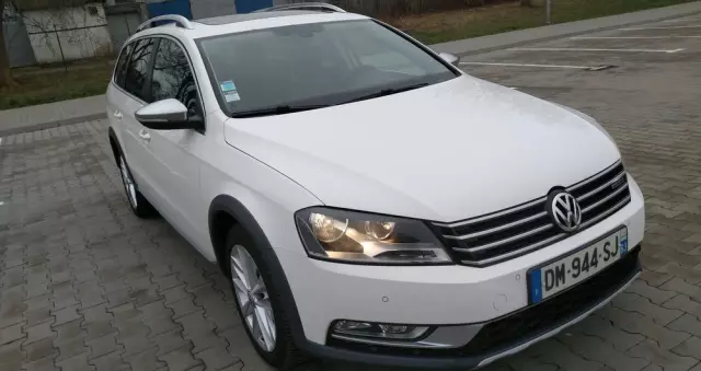 VOLKSWAGEN Passat Alltrack 