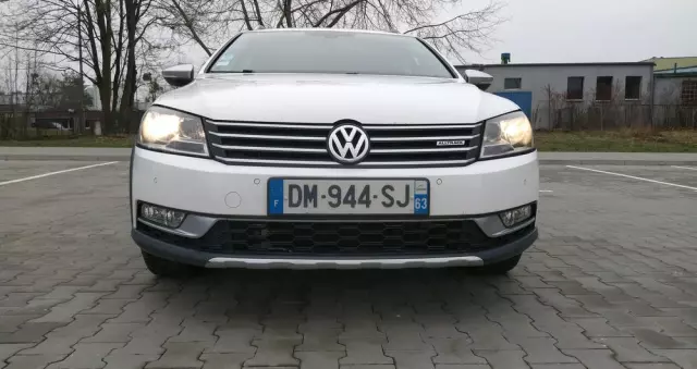 VOLKSWAGEN Passat Alltrack 