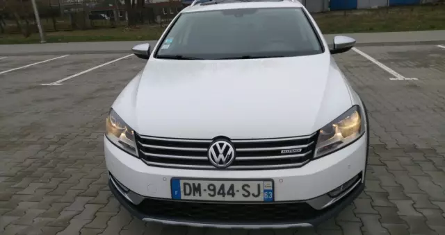 VOLKSWAGEN Passat Alltrack 