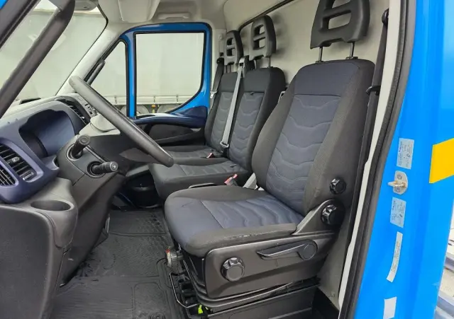 IVECO 70C18 Hi-Matic Pomoc drogowa Pneumatyka 