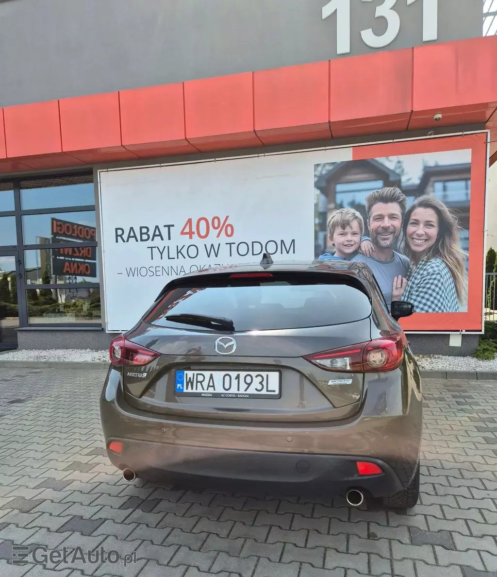 MAZDA 3 
