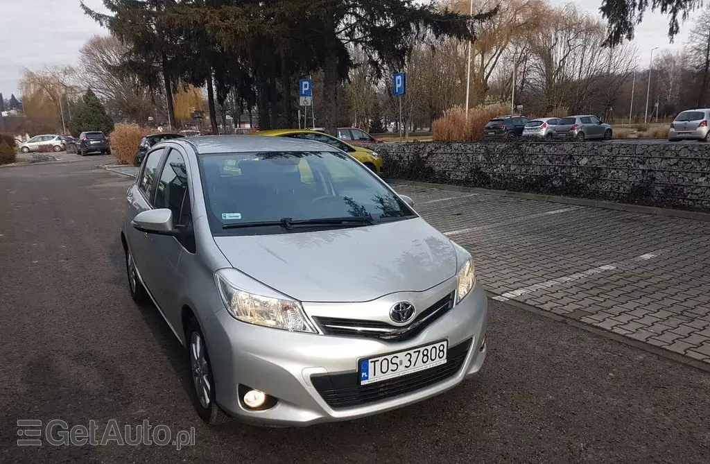 TOYOTA Yaris 
