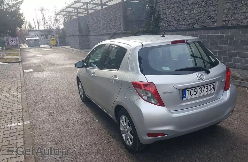 TOYOTA Yaris 