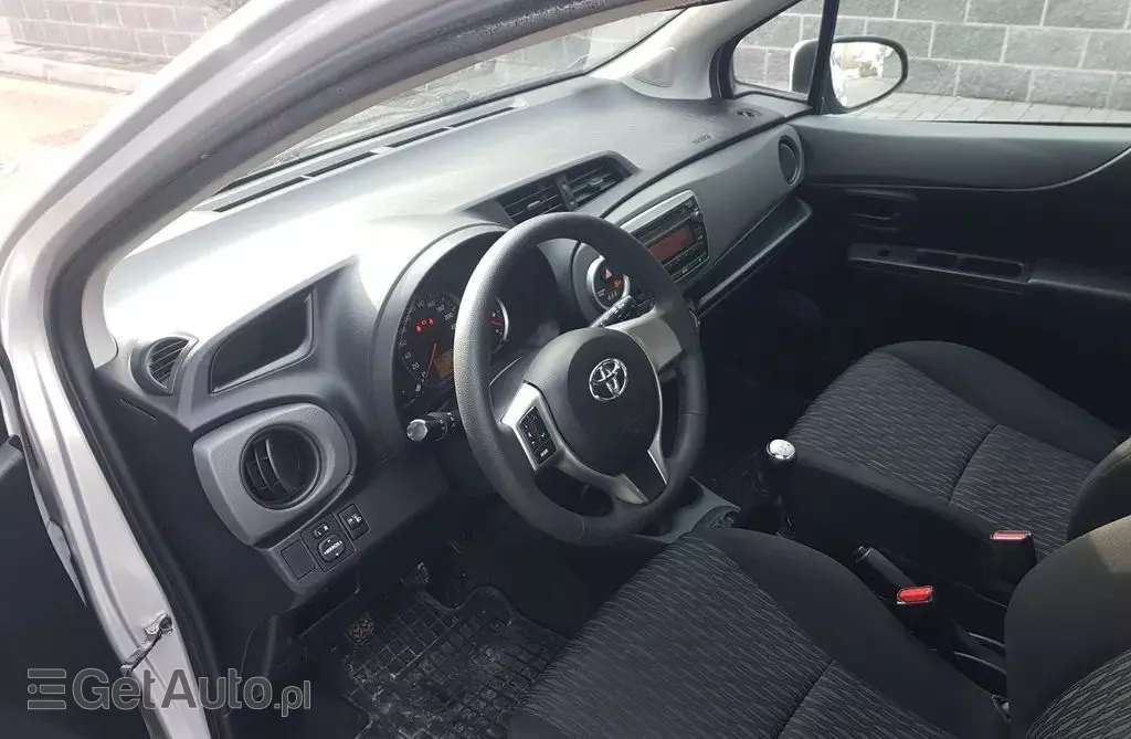 TOYOTA Yaris 