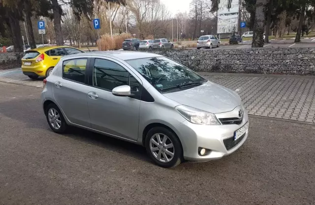 TOYOTA Yaris 
