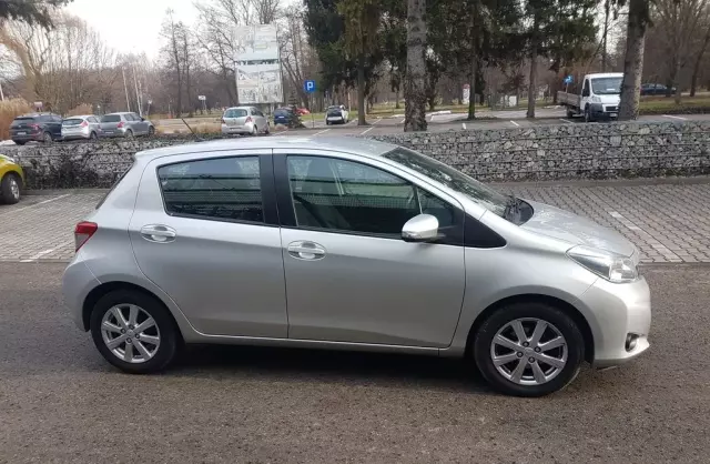 TOYOTA Yaris 