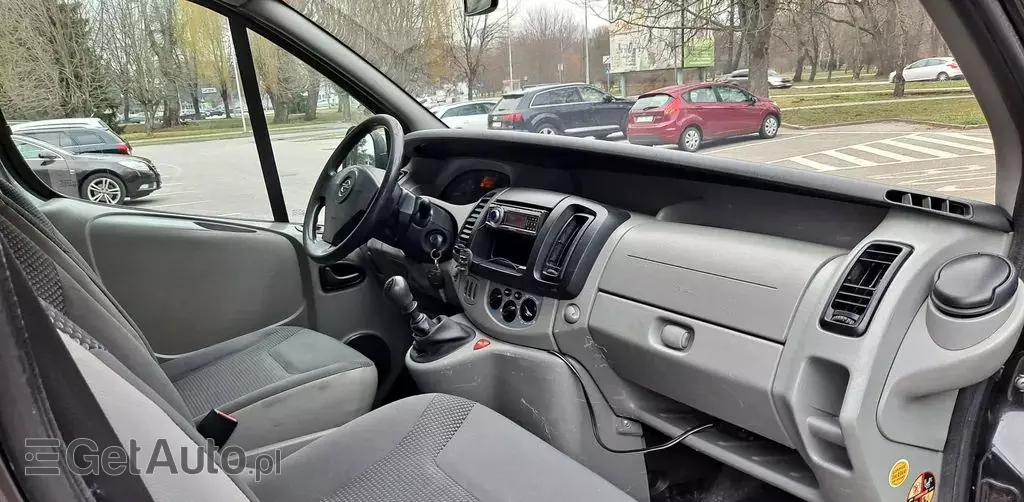 OPEL Vivaro 