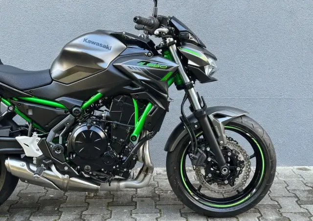 KAWASAKI Z 650 