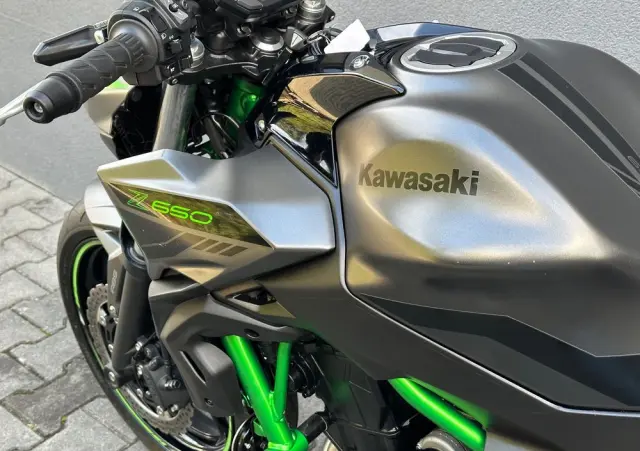 KAWASAKI Z 650 