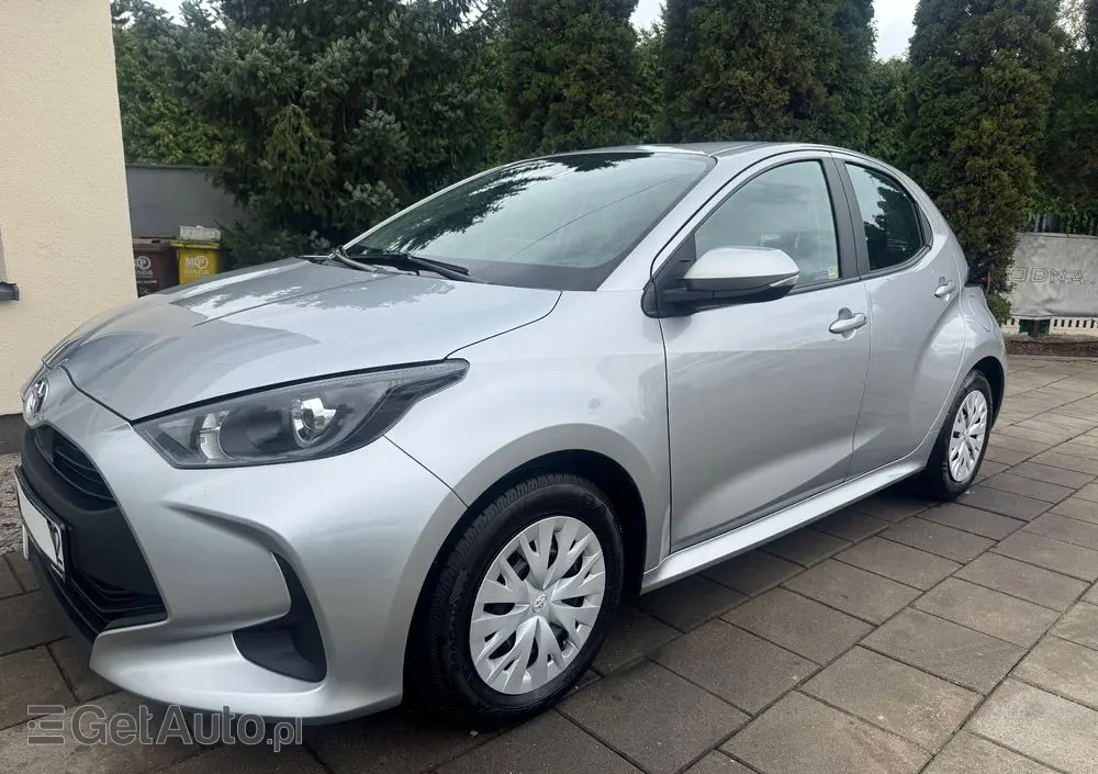 TOYOTA Yaris Ver-hybrid-1-5-comfort