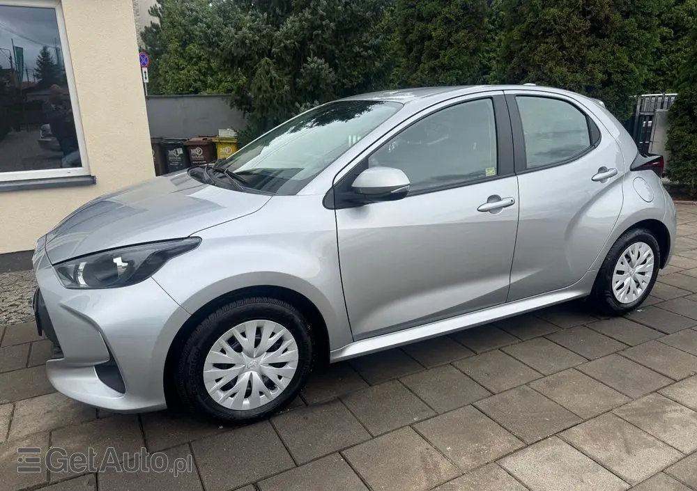 TOYOTA Yaris Ver-hybrid-1-5-comfort