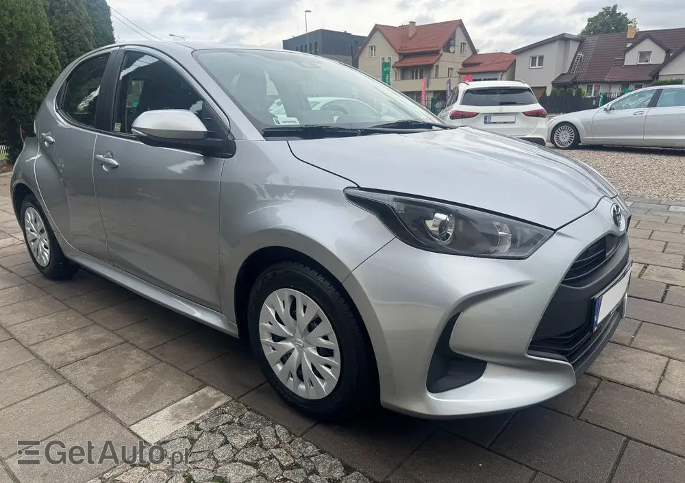 TOYOTA Yaris Ver-hybrid-1-5-comfort