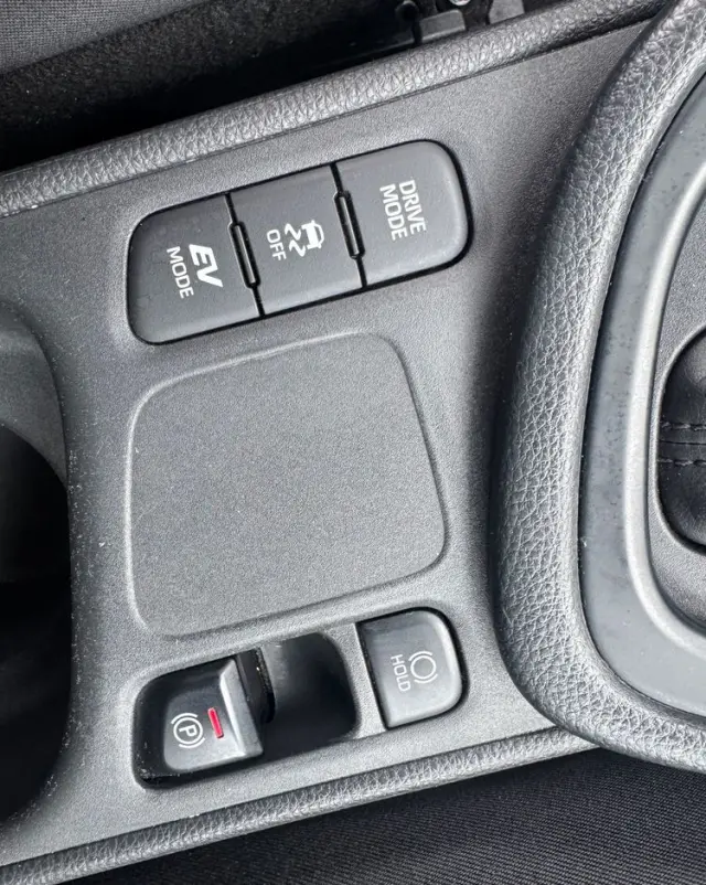 TOYOTA Yaris Ver-hybrid-1-5-comfort