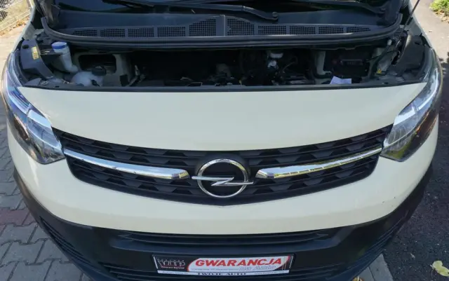 OPEL Vivaro 