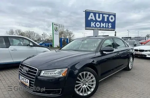 AUDI A8 