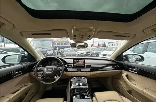 AUDI A8 