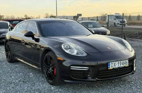 PORSCHE Panamera 