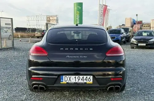 PORSCHE Panamera 