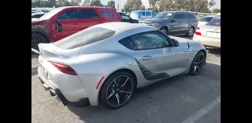 TOYOTA Supra 