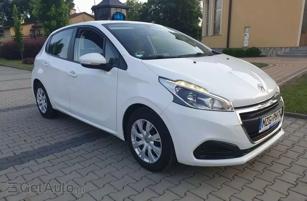 PEUGEOT 208 