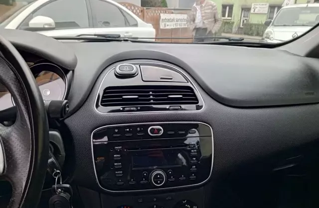 FIAT Punto 1.4 8V (77 KM) Natural Power