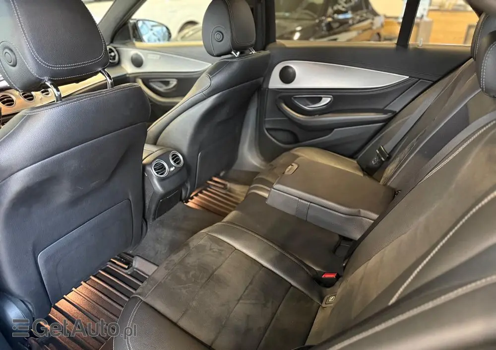 MERCEDES-BENZ Klasa E 220 d 9G-TRONIC AMG Line
