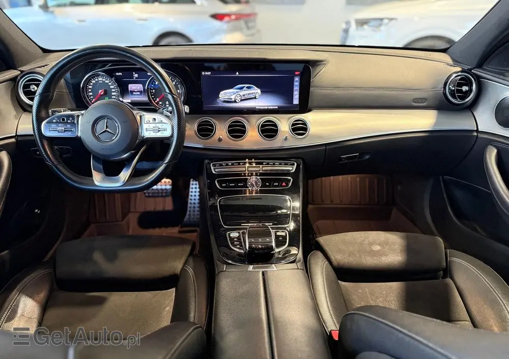 MERCEDES-BENZ Klasa E 220 d 9G-TRONIC AMG Line