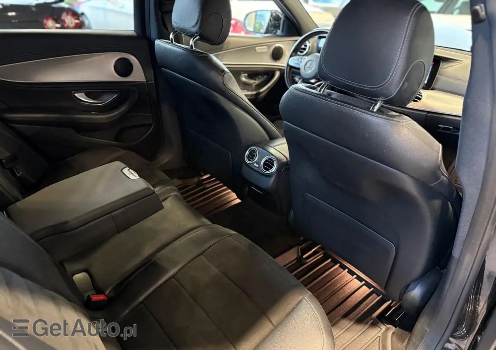 MERCEDES-BENZ Klasa E 220 d 9G-TRONIC AMG Line