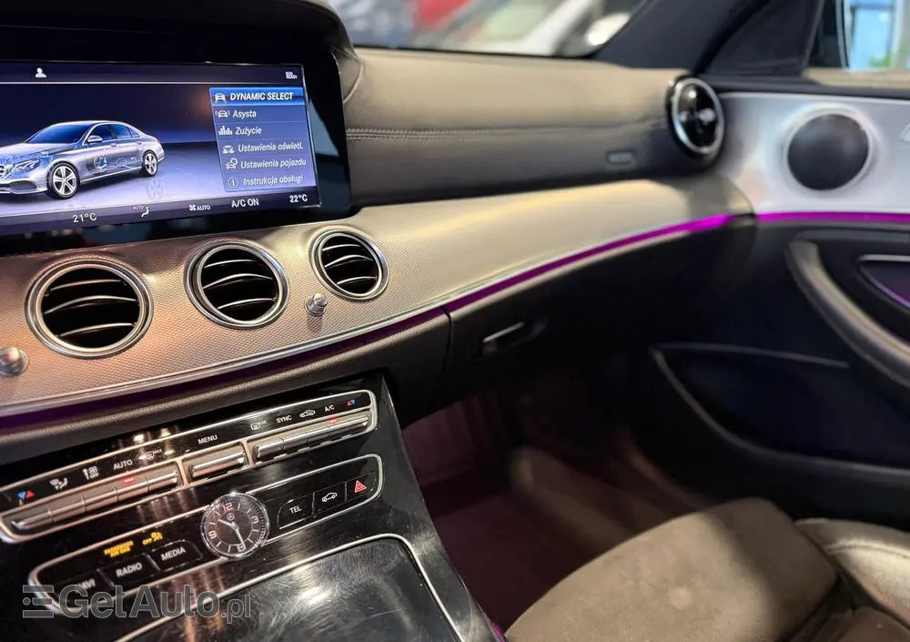 MERCEDES-BENZ Klasa E 220 d 9G-TRONIC AMG Line