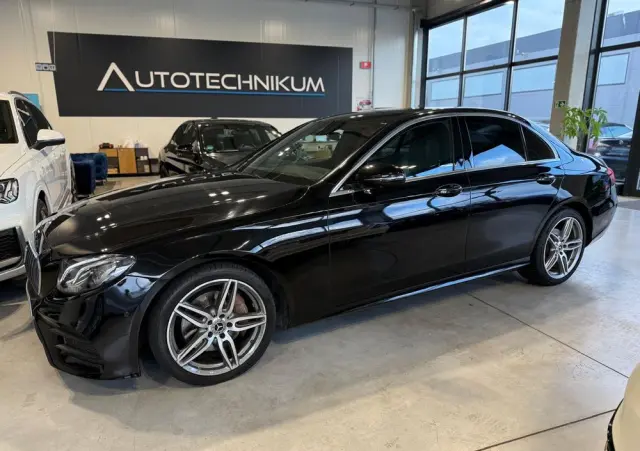 MERCEDES-BENZ Klasa E 220 d 9G-TRONIC AMG Line