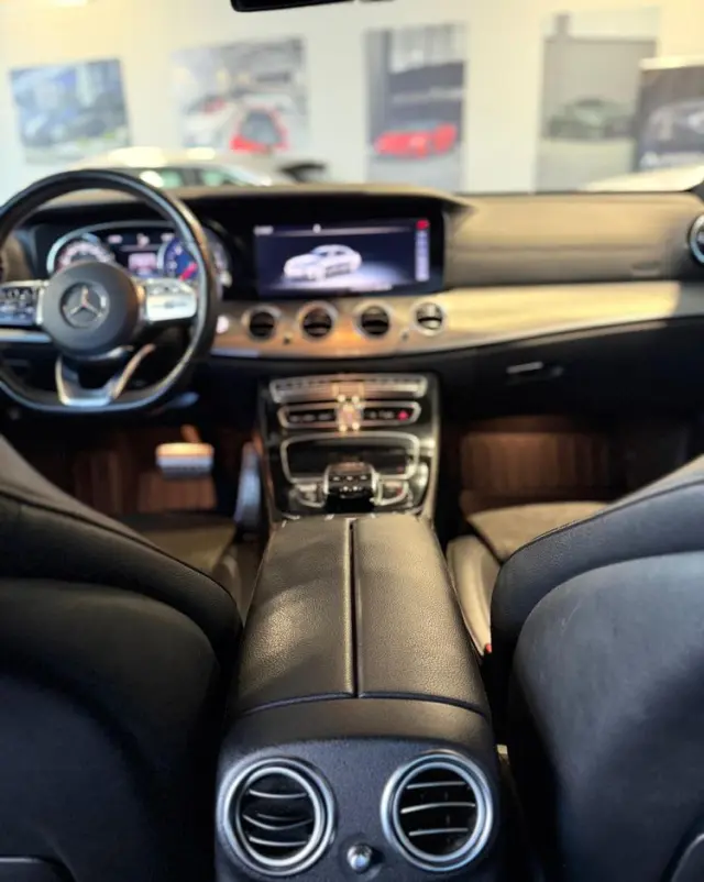 MERCEDES-BENZ Klasa E 220 d 9G-TRONIC AMG Line