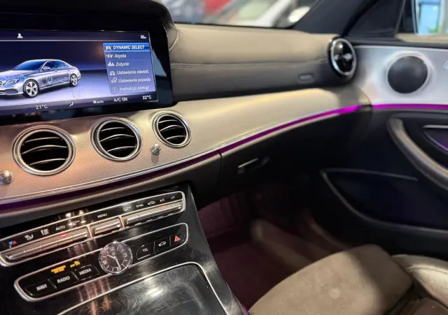 MERCEDES-BENZ Klasa E 220 d 9G-TRONIC AMG Line
