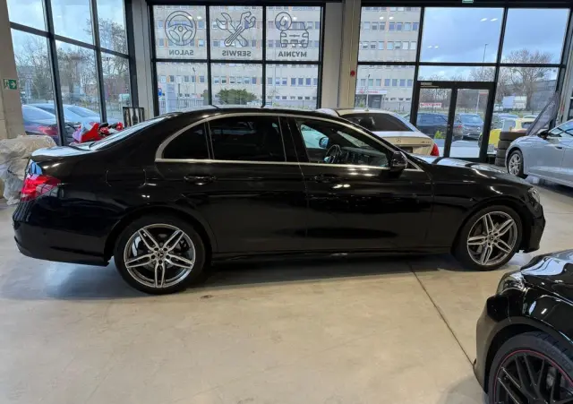 MERCEDES-BENZ Klasa E 220 d 9G-TRONIC AMG Line
