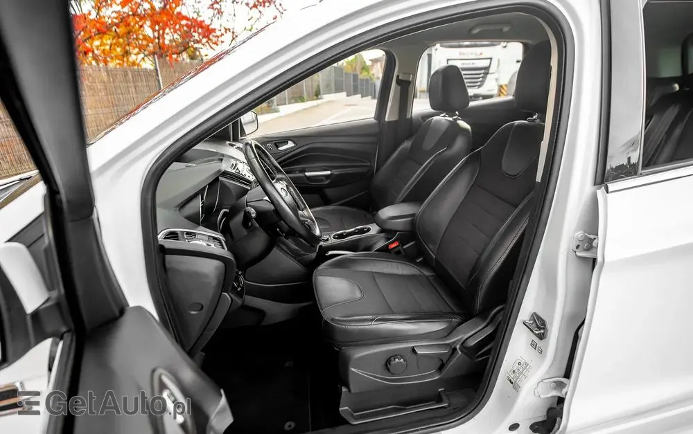 FORD Kuga 1.6 EcoBoost 4x4 Titanium