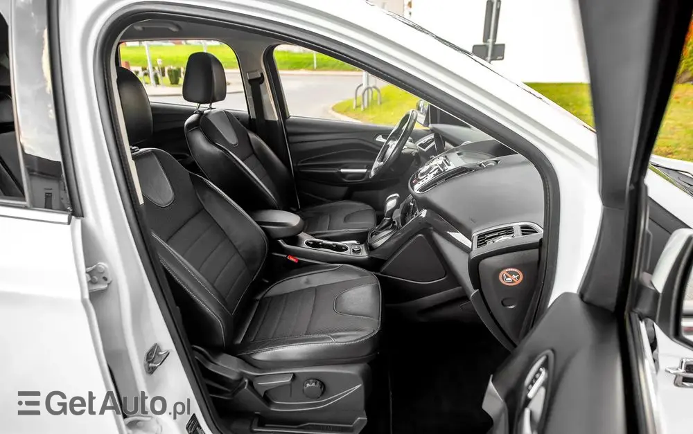 FORD Kuga 1.6 EcoBoost 4x4 Titanium