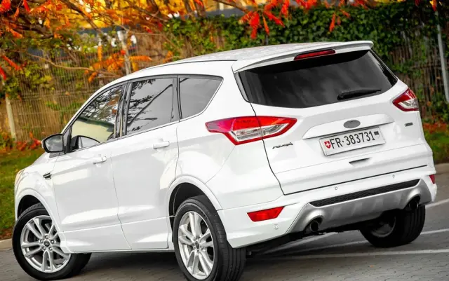 FORD Kuga 1.6 EcoBoost 4x4 Titanium